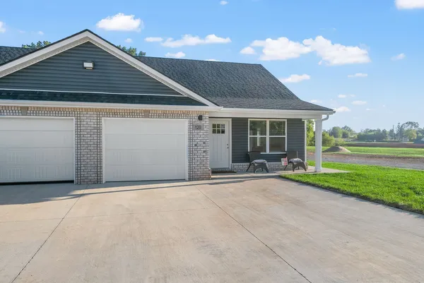 $1,350 | 242 Primrose Way, Oak Grove, KY 42262