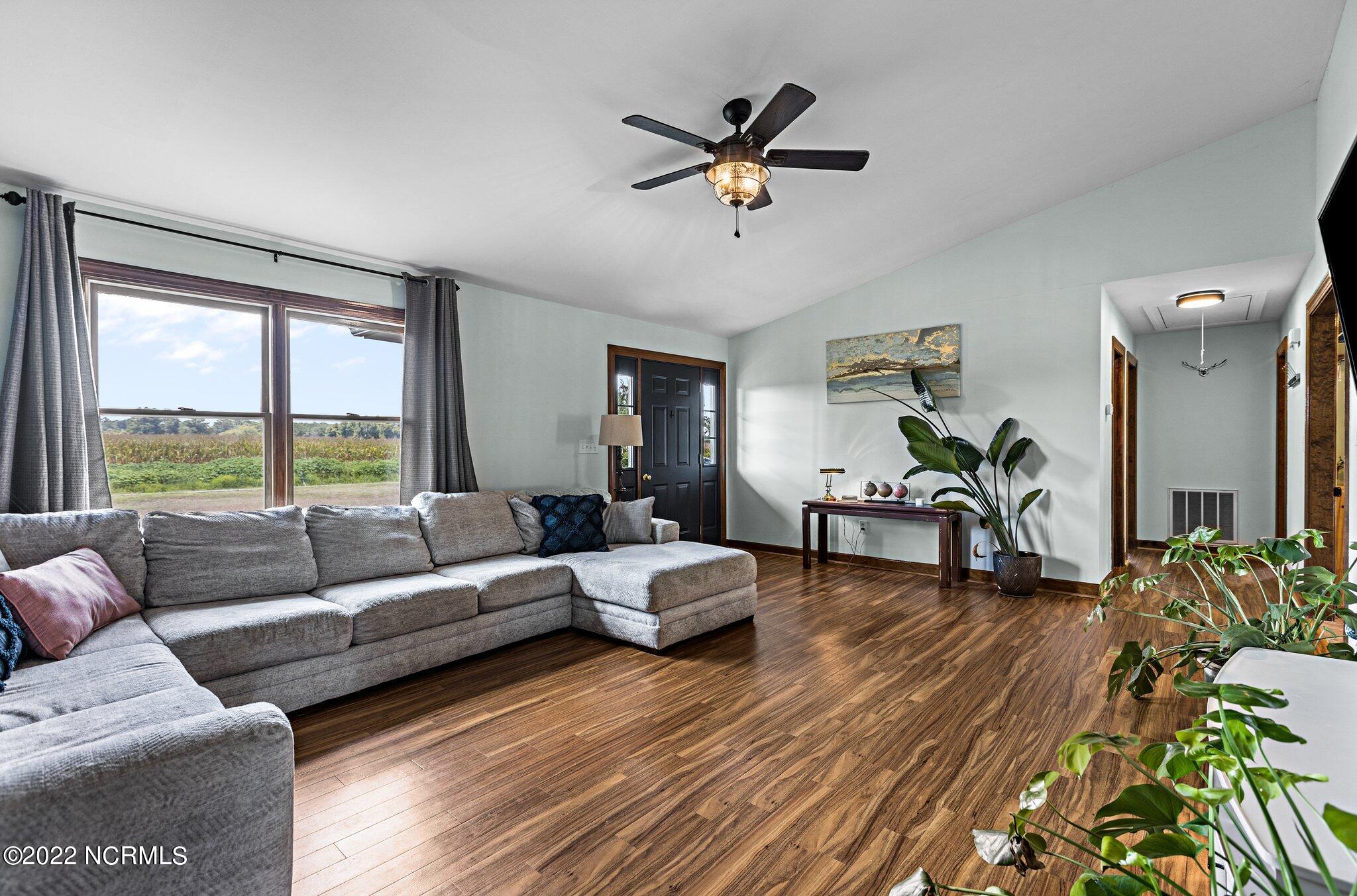 227 Tilghman Road Dover, NC 28526 - Photo 20 of 38 20-web-or-mls-IMGL9484