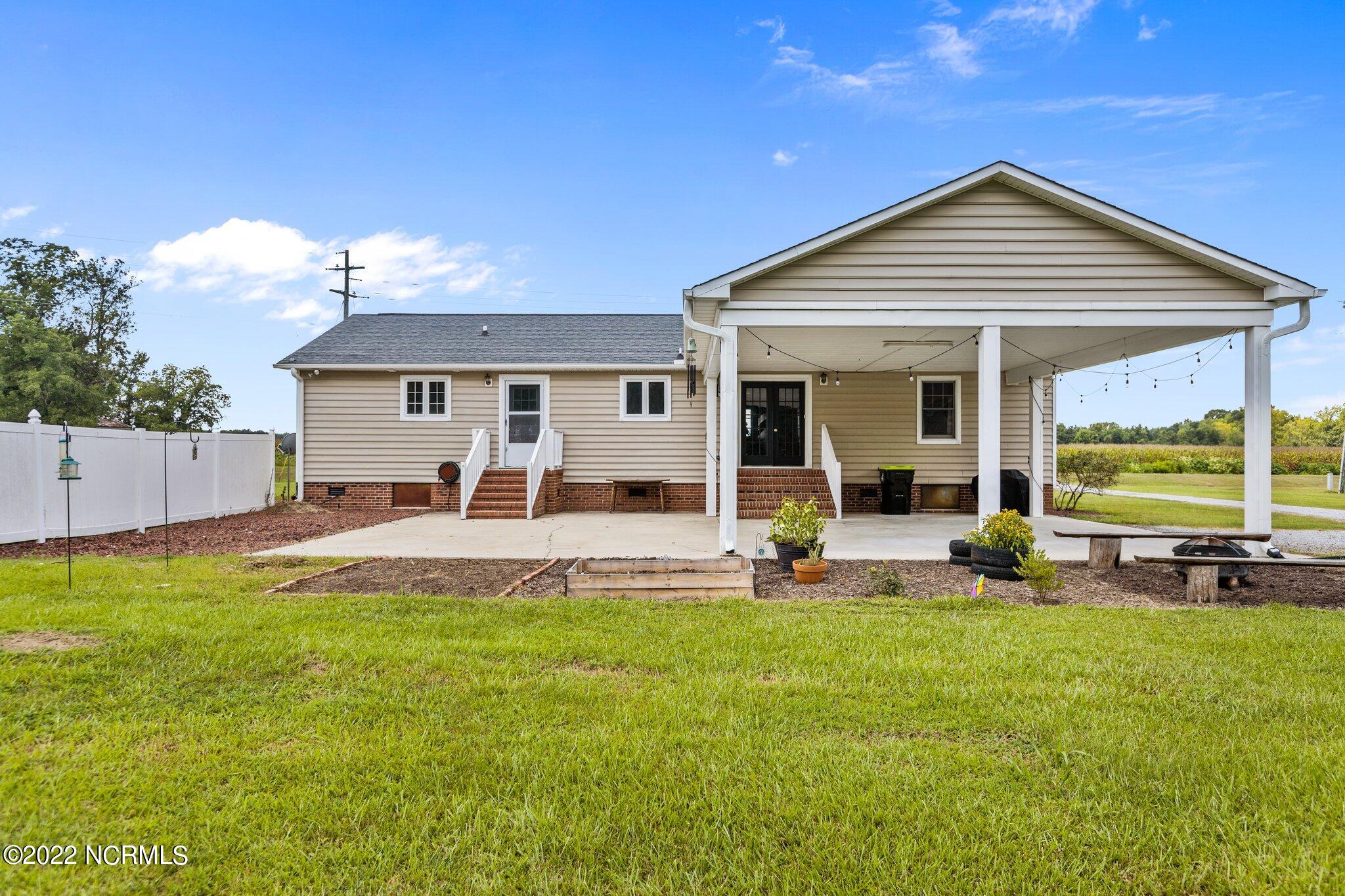 227 Tilghman Road Dover, NC 28526 - Photo 3 of 38 3-web-or-mls-IMGL9542