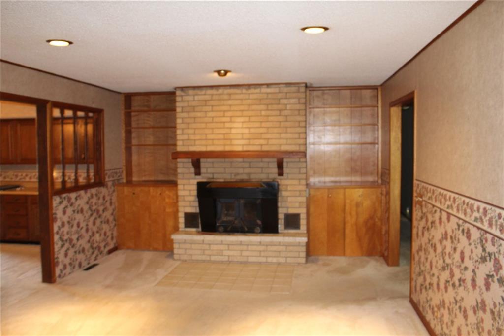 1104 North Walnut Street Iola, KS 66749 - Photo 11 of 18