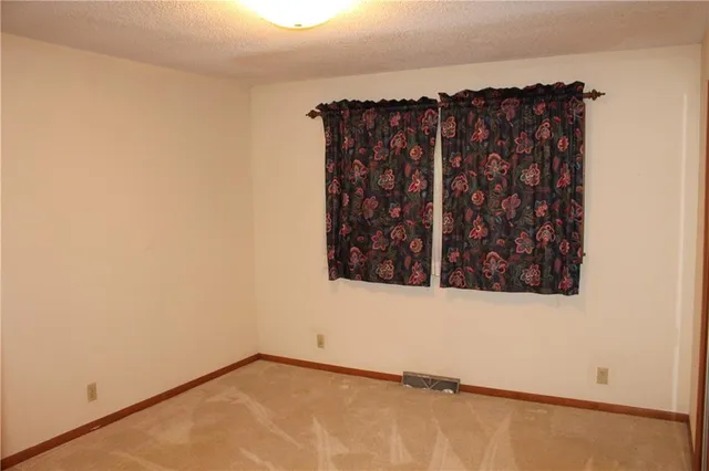 $159,500 | 1104 North Walnut Street, Iola, KS 66749