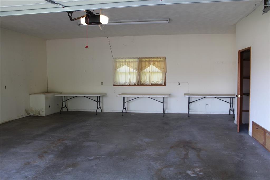 1104 North Walnut Street Iola, KS 66749 - Photo 5 of 18