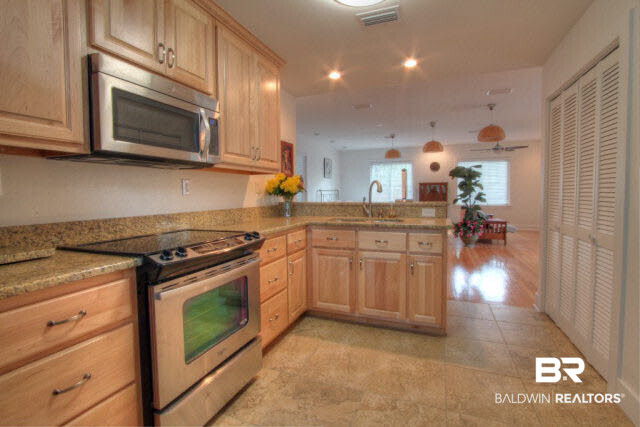 114 Powell Avenue Fairhope, AL 36532 - Photo 12 of 35 guest kitchen