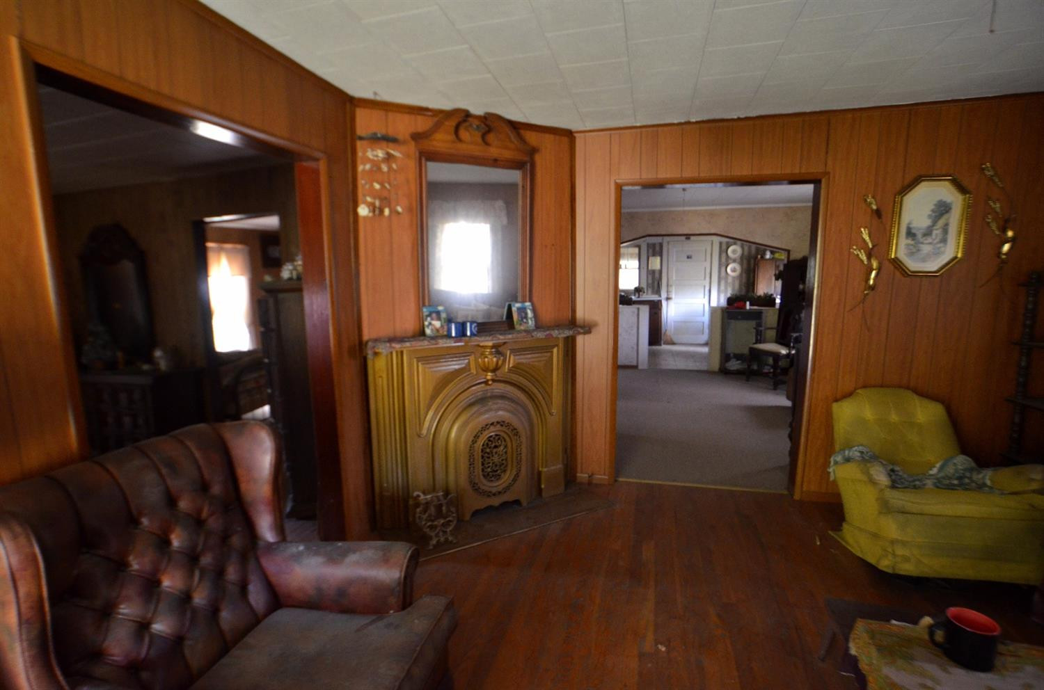 1675 Fitchburg Road Ravenna, KY 40472 - Photo 17 of 55 This classic mantle is a rare find!