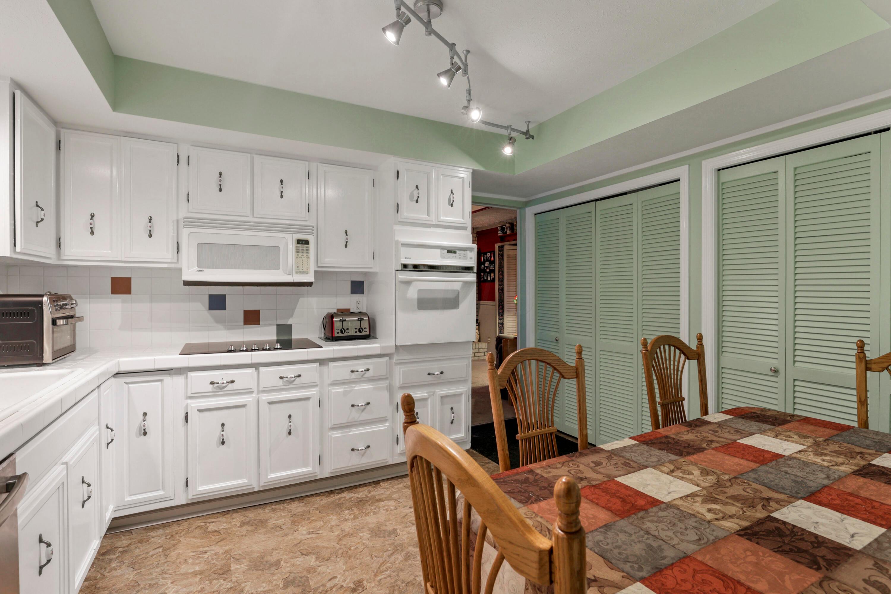 1030 Hickory Road Heath, OH 43056 - Photo 22 of 45 0N4A7399