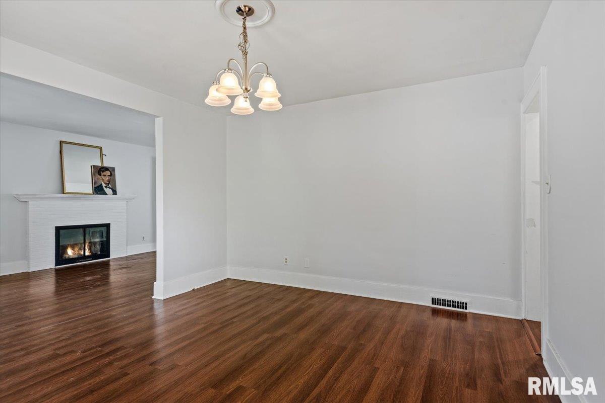 872 South MacArthur Boulevard Springfield, IL 62704 - Photo 11 of 37