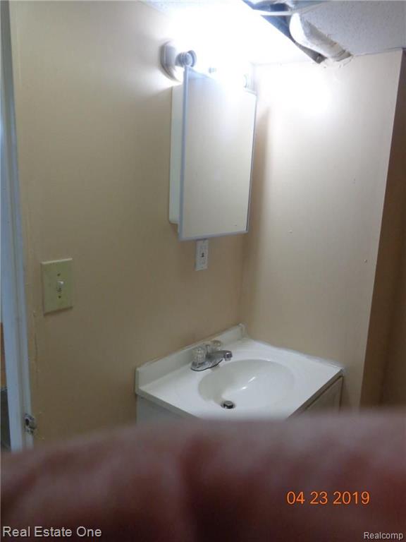 5511 Maple Street Dearborn, MI 48126 - Photo 22 of 26
