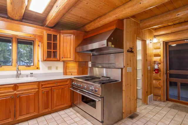 $725,000 | 19012 West Pommier Road, Cheney, WA 99004