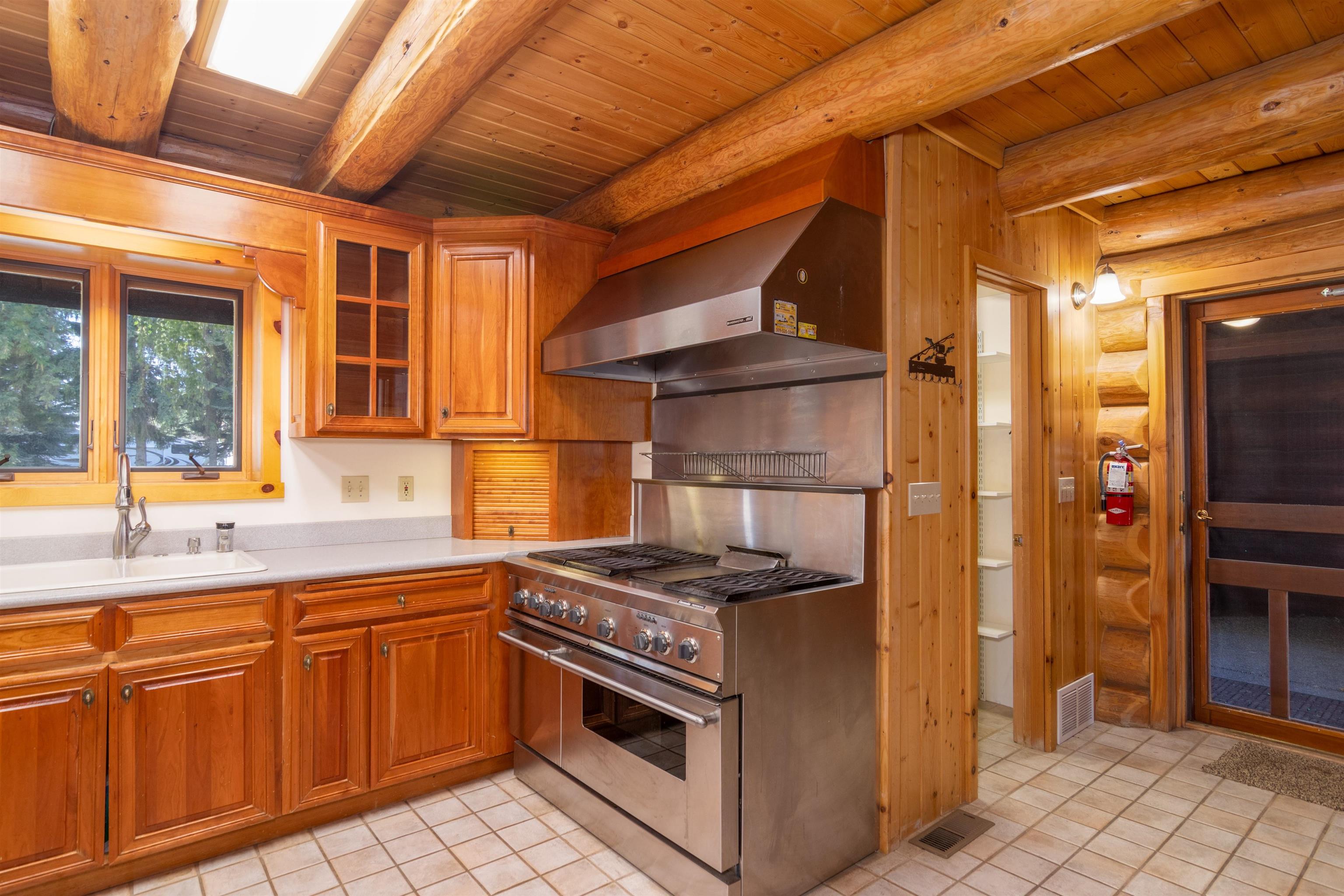 19012 West Pommier Road Cheney, WA 99004 - Photo 11 of 46