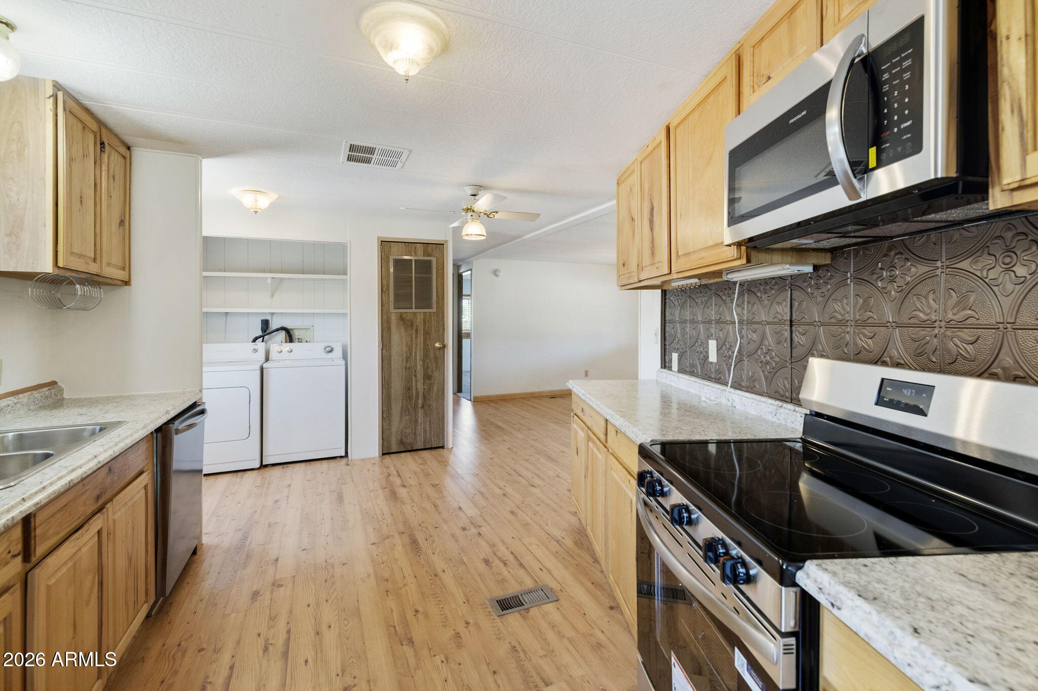 293 South Belaire Road Apache Junction, AZ 85119 - Photo 5 of 39 55-web-or-mls-DLB_7141 - Copy