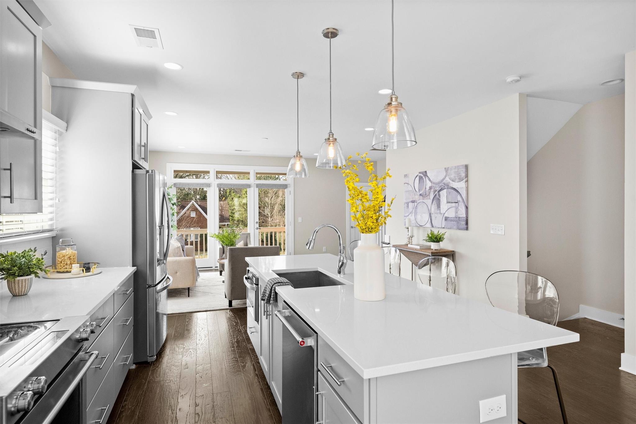 131 Grandin Road Charlotte, NC 28208 - Photo 27 of 45 a very nice looking dining room with a large window