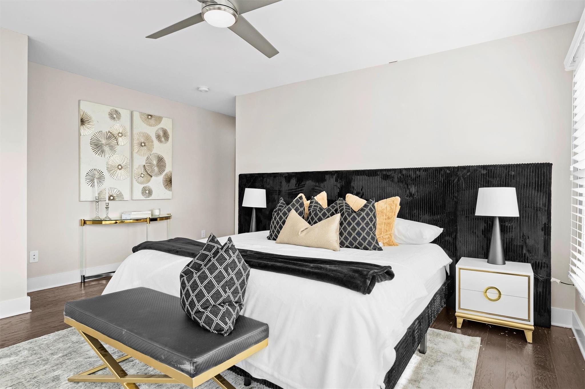 131 Grandin Road Charlotte, NC 28208 - Photo 32 of 45 a living room with furniture