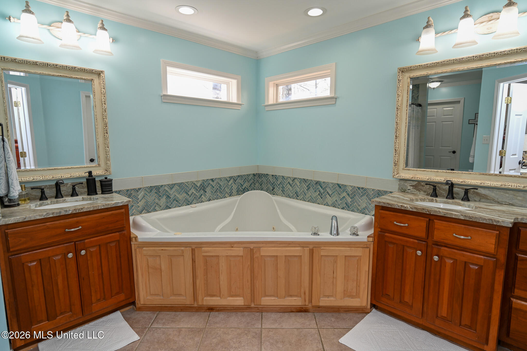 3346 Kyle Lane Hernando, MS 38632 - Photo 36 of 52 Primary Bathroom