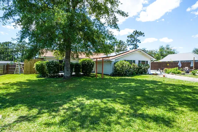 $2,450 | 601 Ironwood Drive, Fort Walton Beach, FL 32547