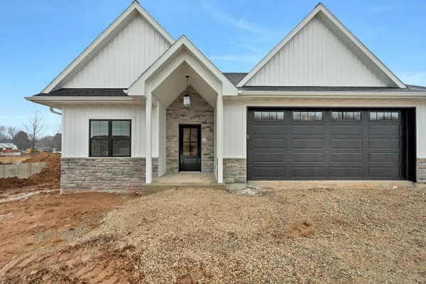 $473,900 | 4975 Water Mint Ct Green, Green Bay, WI 54313