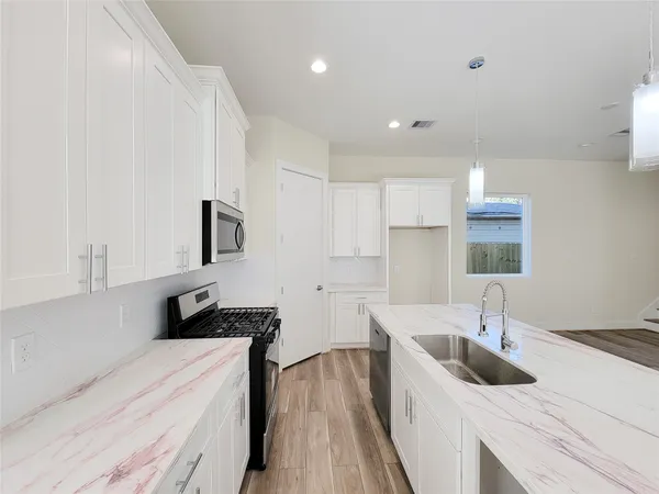 $2,299 | 5931 Beall Street, Unit C, Houston, TX 77091