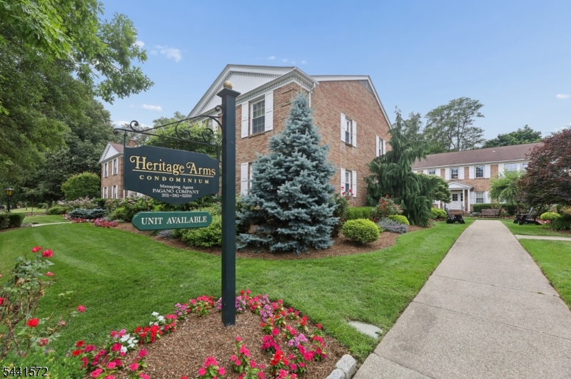 364 East Ridgewood Avenue, Unit 3 Ridgewood, NJ 07450 - Photo 3 of 32