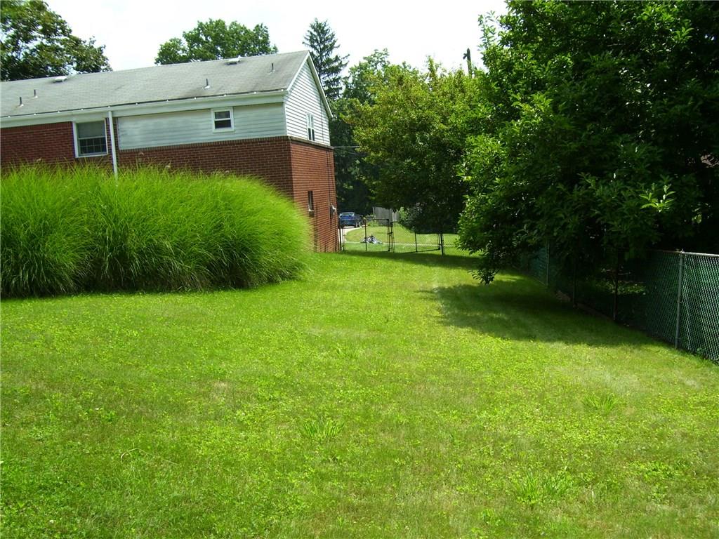 25 Pontiac Road Pittsburgh, PA 15241 - Photo 15 of 15 Side yard