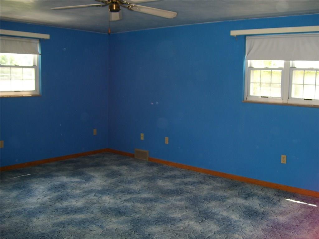 25 Pontiac Road Pittsburgh, PA 15241 - Photo 6 of 15 Master bedroom