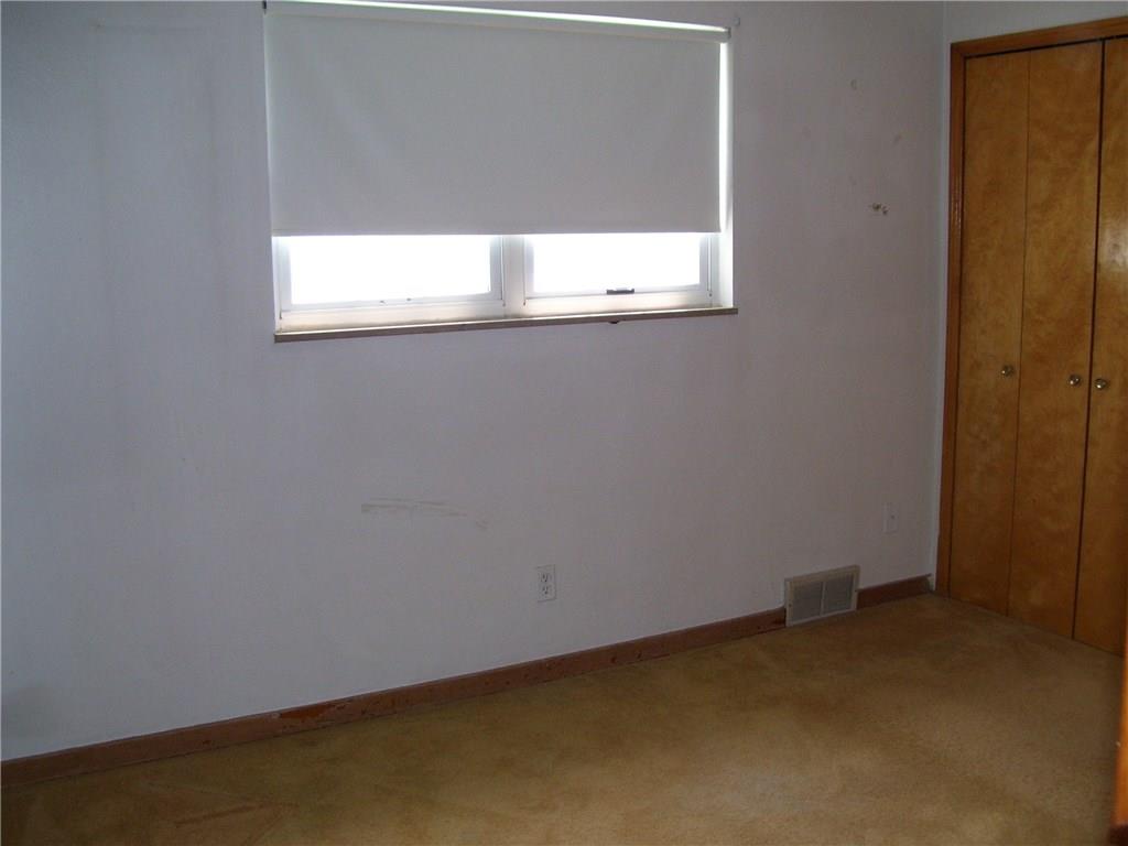 25 Pontiac Road Pittsburgh, PA 15241 - Photo 8 of 15 Second bedroom