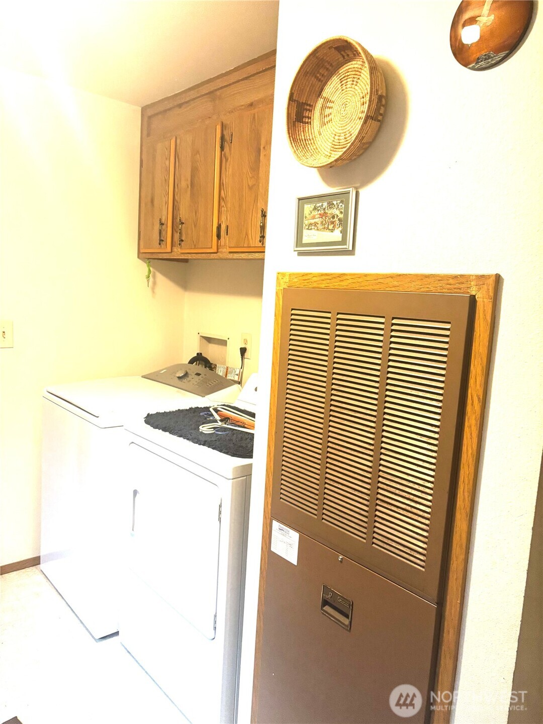 30 Marjory Lane Sequim, WA 98382 - Photo 20 of 22 a bathroom with a sink and a mirror