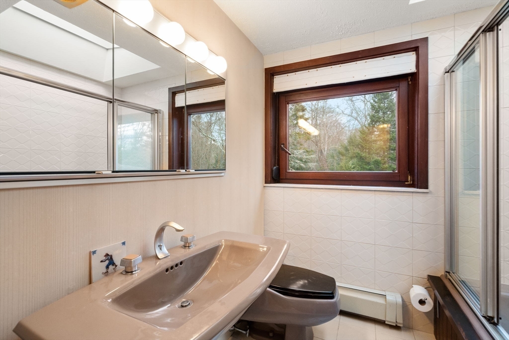 21 Knight Road Framingham, MA 01701 - Photo 11 of 24