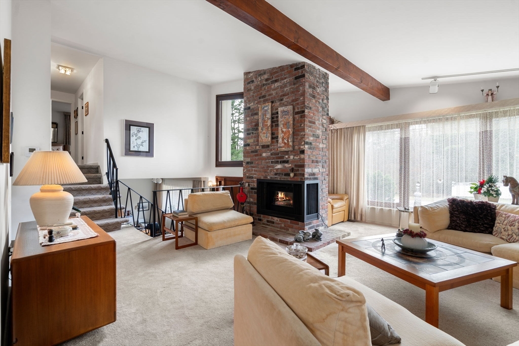 21 Knight Road Framingham, MA 01701 - Photo 3 of 24