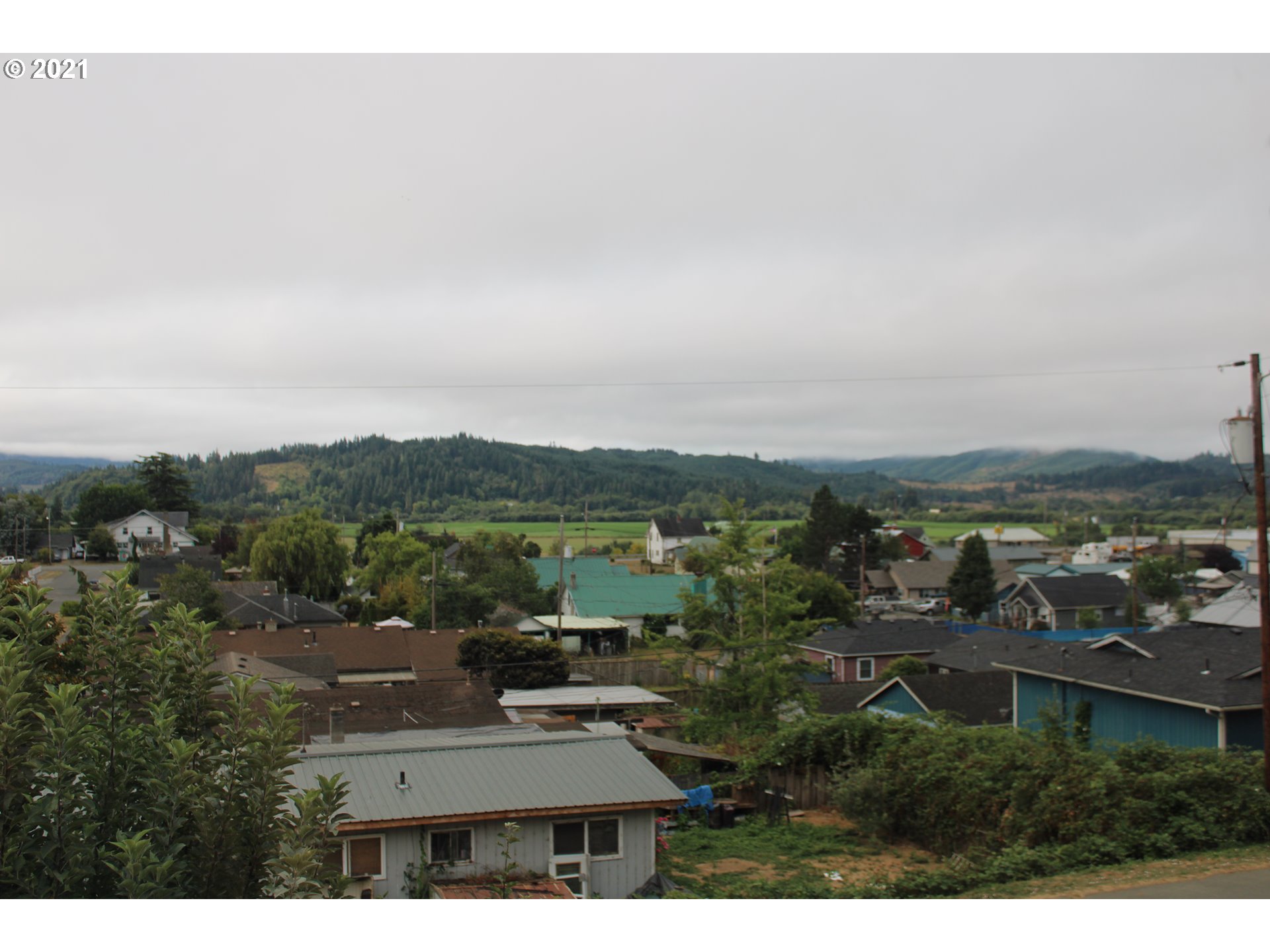 1275 Harris Street Myrtle Point, OR 97458 - Photo 17 of 20 Gallery Image 17