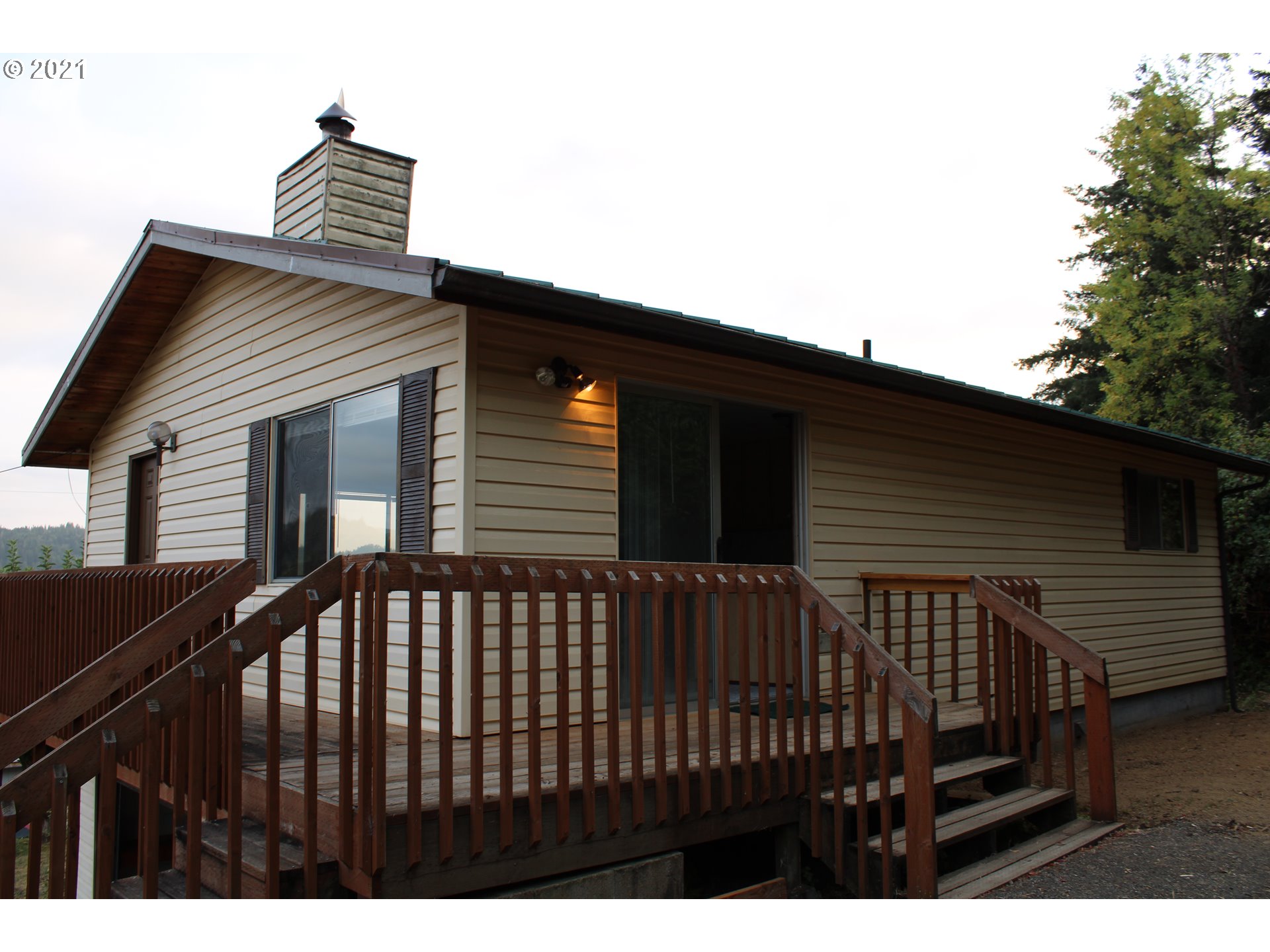 1275 Harris Street Myrtle Point, OR 97458 - Photo 4 of 20 Gallery Image 4