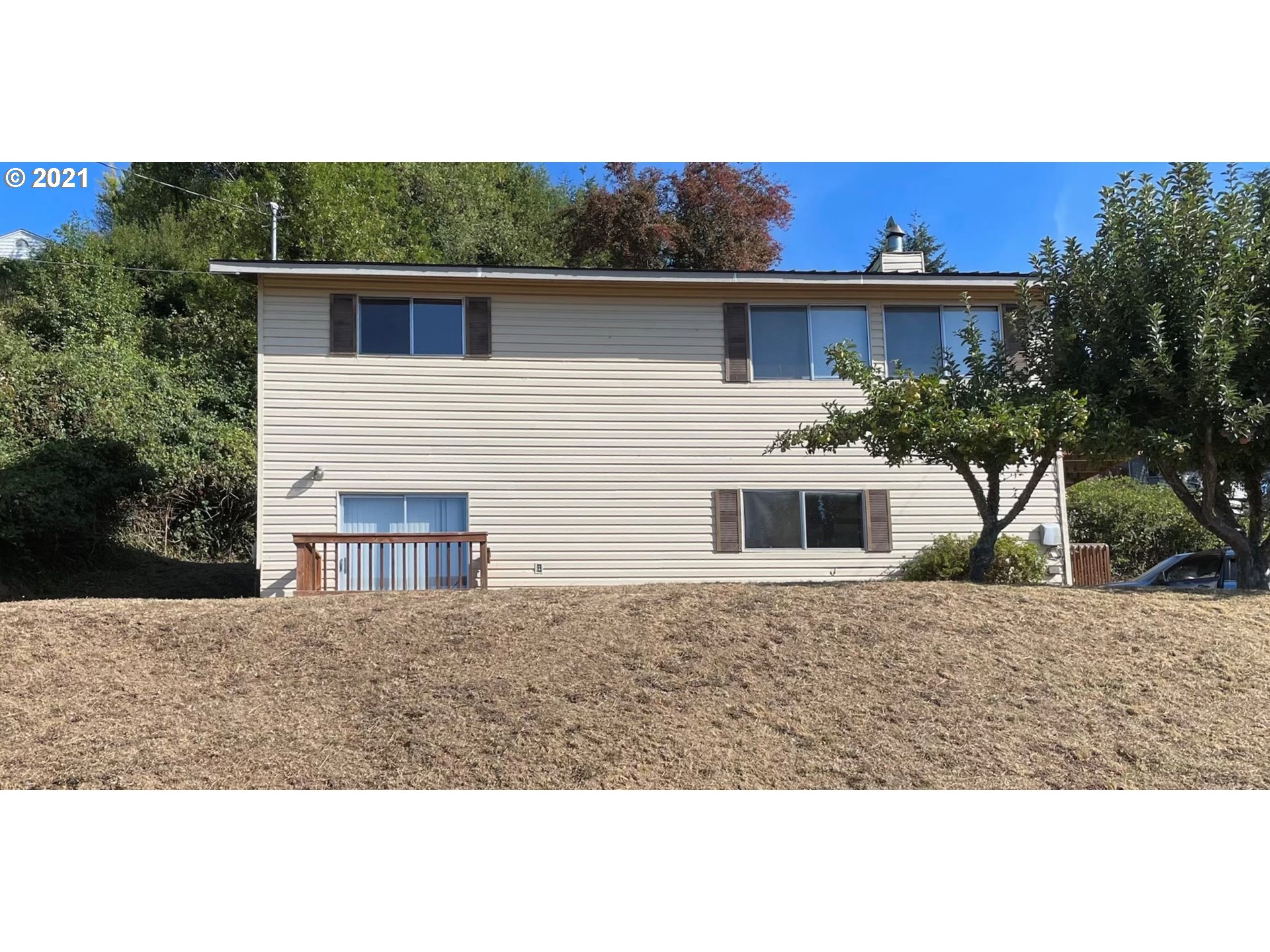 1275 Harris Street Myrtle Point, OR 97458 - Photo 5 of 20 Gallery Image 5