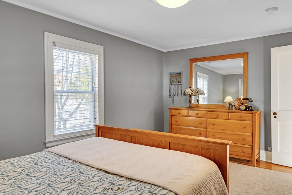 73 Wedgewood Road Newton, MA 02465 - Photo 12 of 24