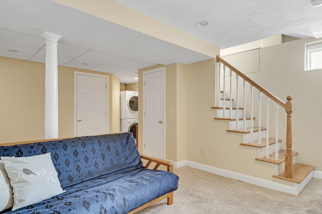 73 Wedgewood Road Newton, MA 02465 - Photo 16 of 24