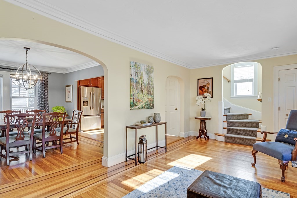 73 Wedgewood Road Newton, MA 02465 - Photo 4 of 24