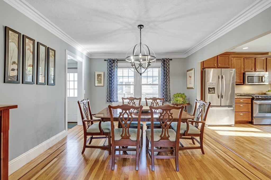73 Wedgewood Road Newton, MA 02465 - Photo 5 of 24
