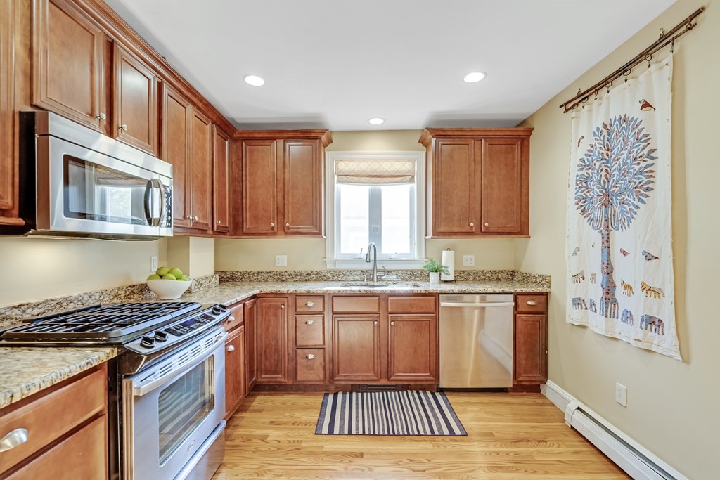 73 Wedgewood Road Newton, MA 02465 - Photo 8 of 24