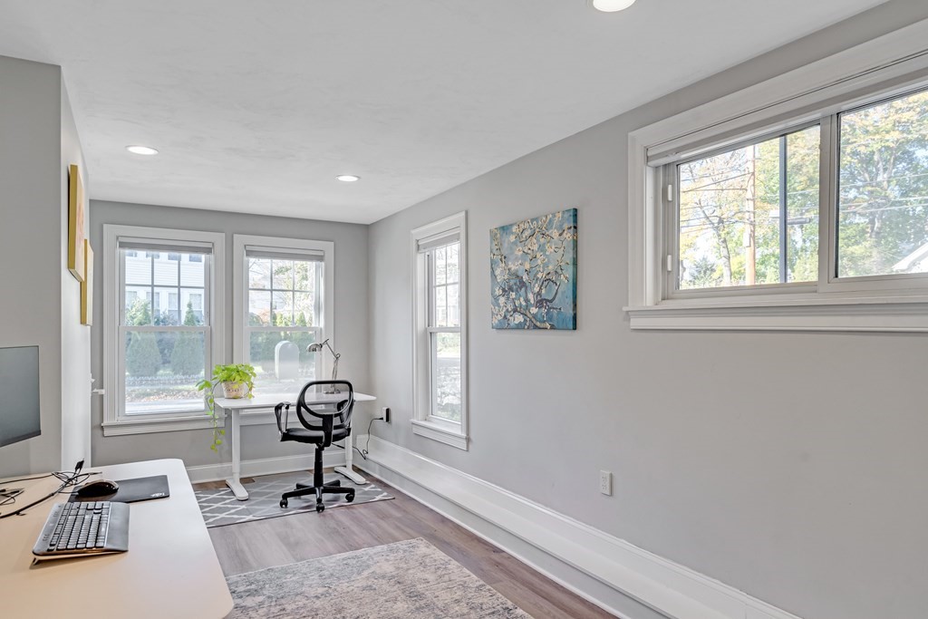 73 Wedgewood Road Newton, MA 02465 - Photo 9 of 24