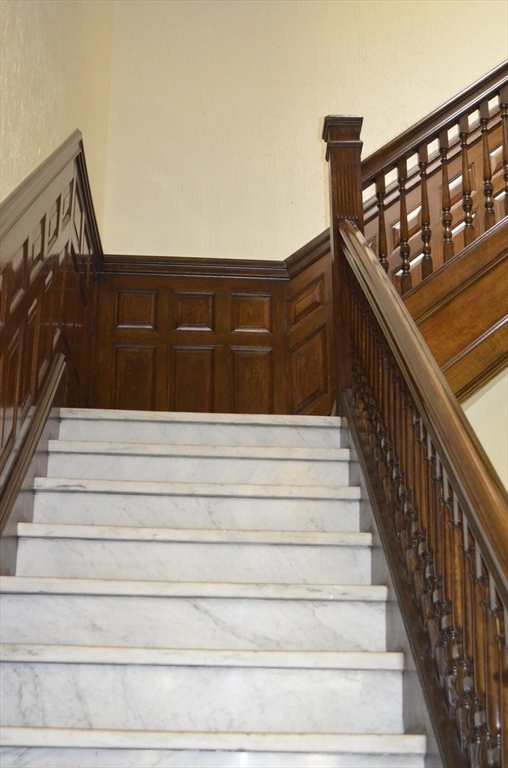 12 Kilsyth Road, Unit 2 Brookline, MA 02445 - Photo 2 of 12