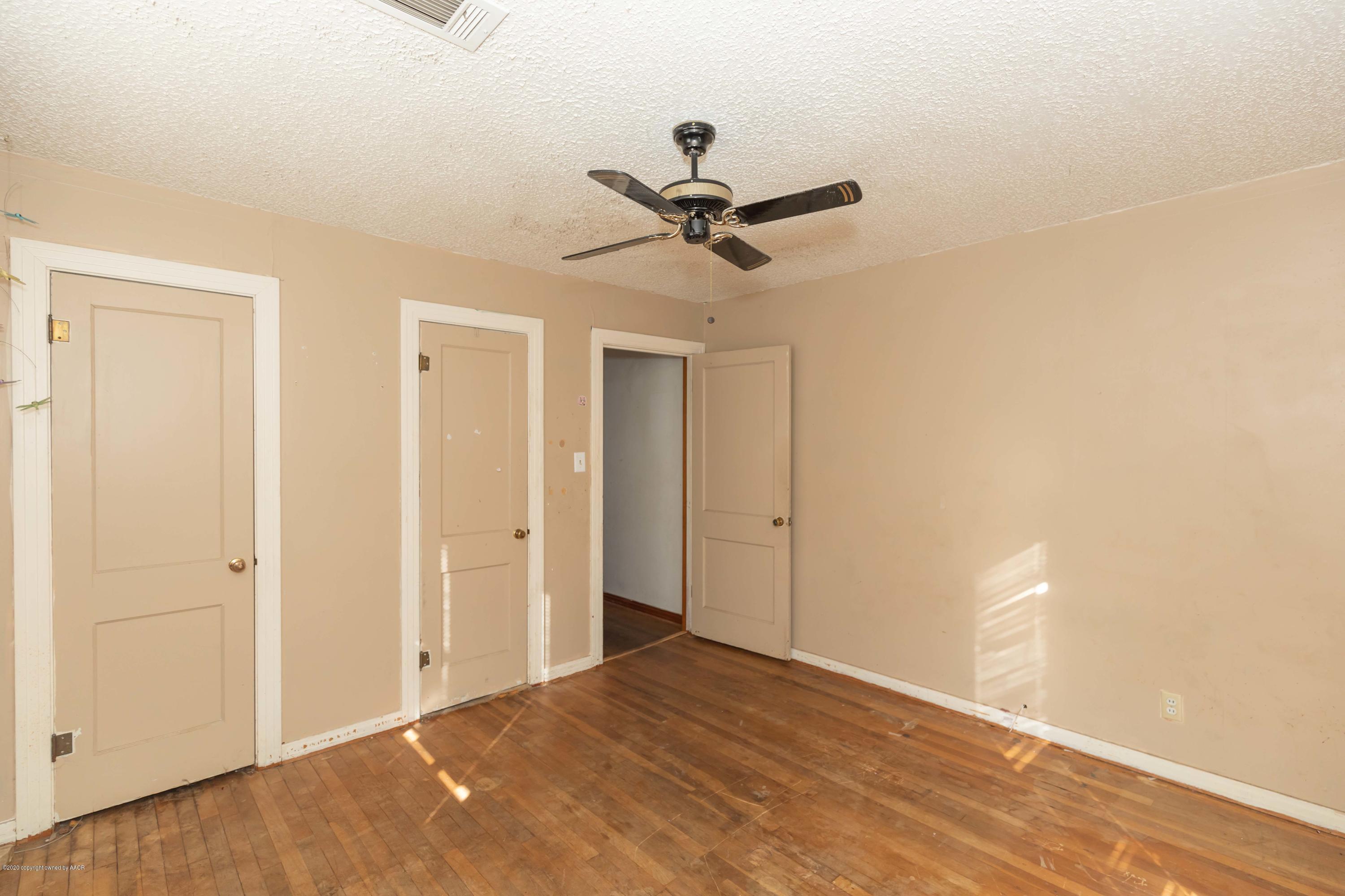 4126 Parker Street Amarillo, TX 79110 - Photo 18 of 31 BEDROOM 3 VIEW 3