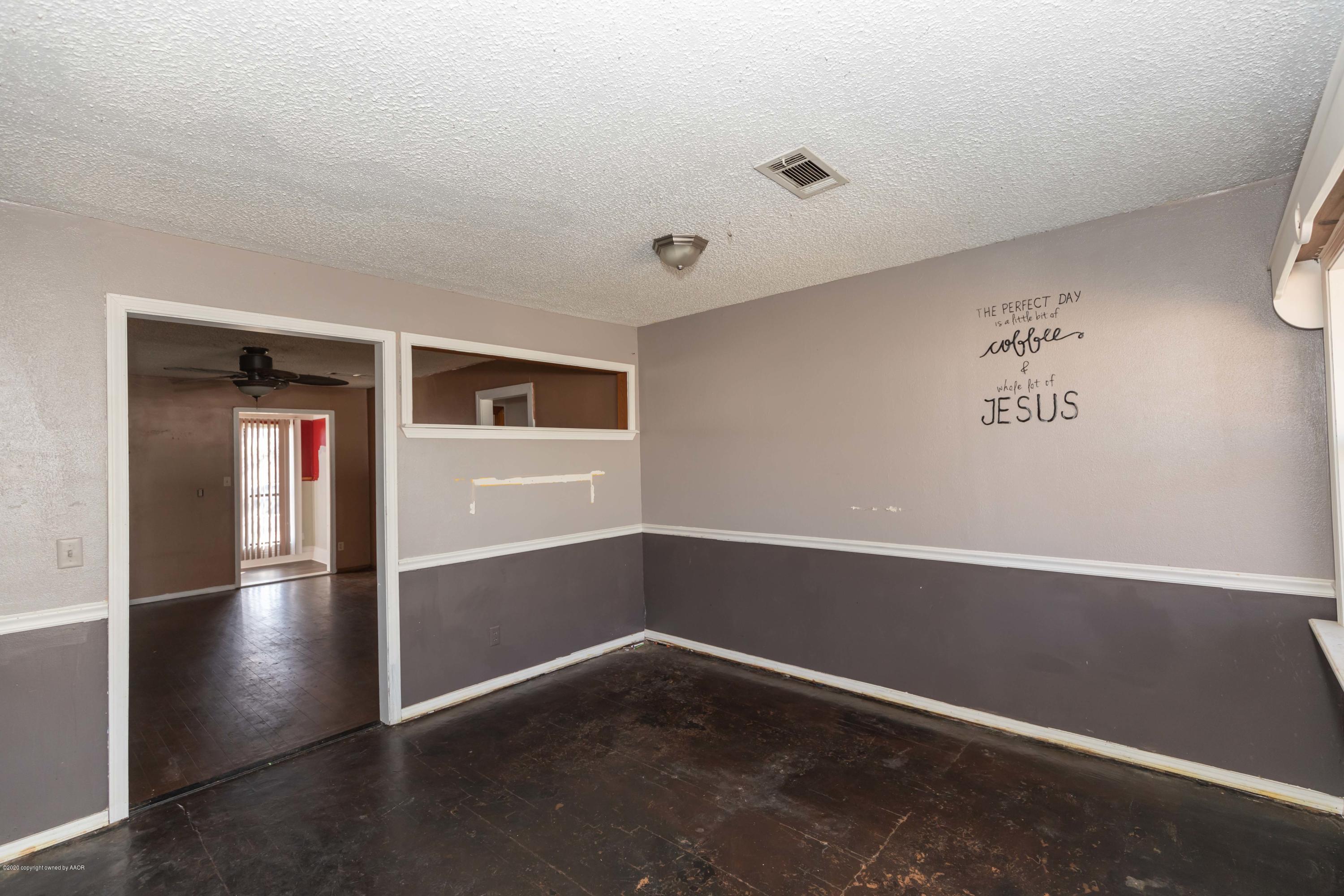 4126 Parker Street Amarillo, TX 79110 - Photo 8 of 31 DINING VIEW 1