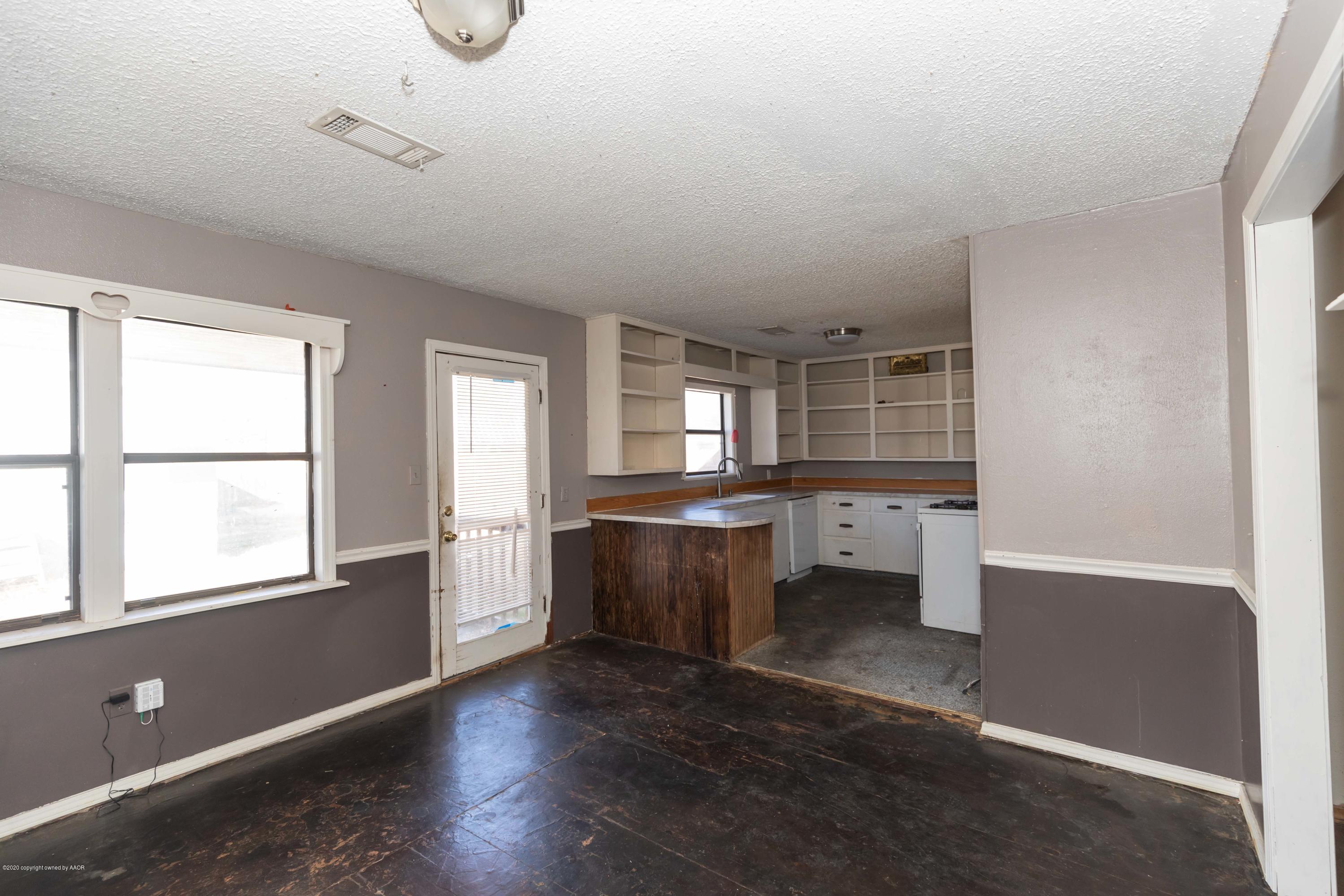 4126 Parker Street Amarillo, TX 79110 - Photo 10 of 31 DINING VIEW 2