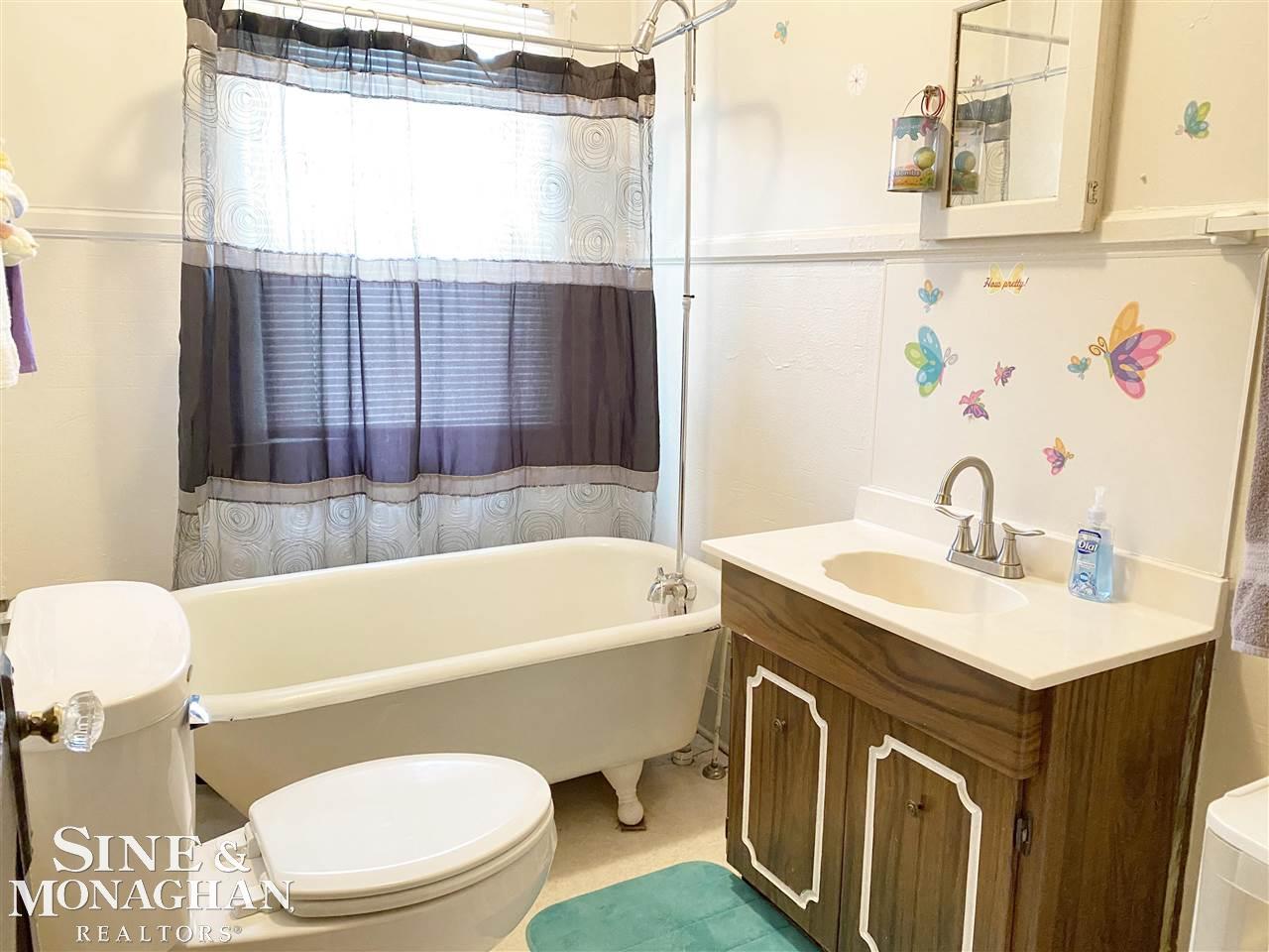 3846 Ravenswood Road Port Huron, MI 48060 - Photo 32 of 70 50077395-34.JPG