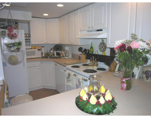 30 Kilsyth Road, Unit B1 Brookline, MA 02445 - Photo 3 of 7 Gallery Image 3