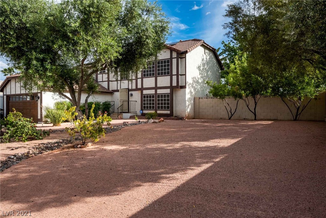 1913 Nuevo Road Henderson, NV 89014 - Photo 3 of 48 Gallery Image 3