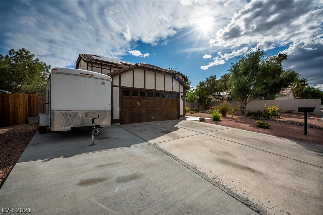 1913 Nuevo Road Henderson, NV 89014 - Photo 4 of 48 Gallery Image 4