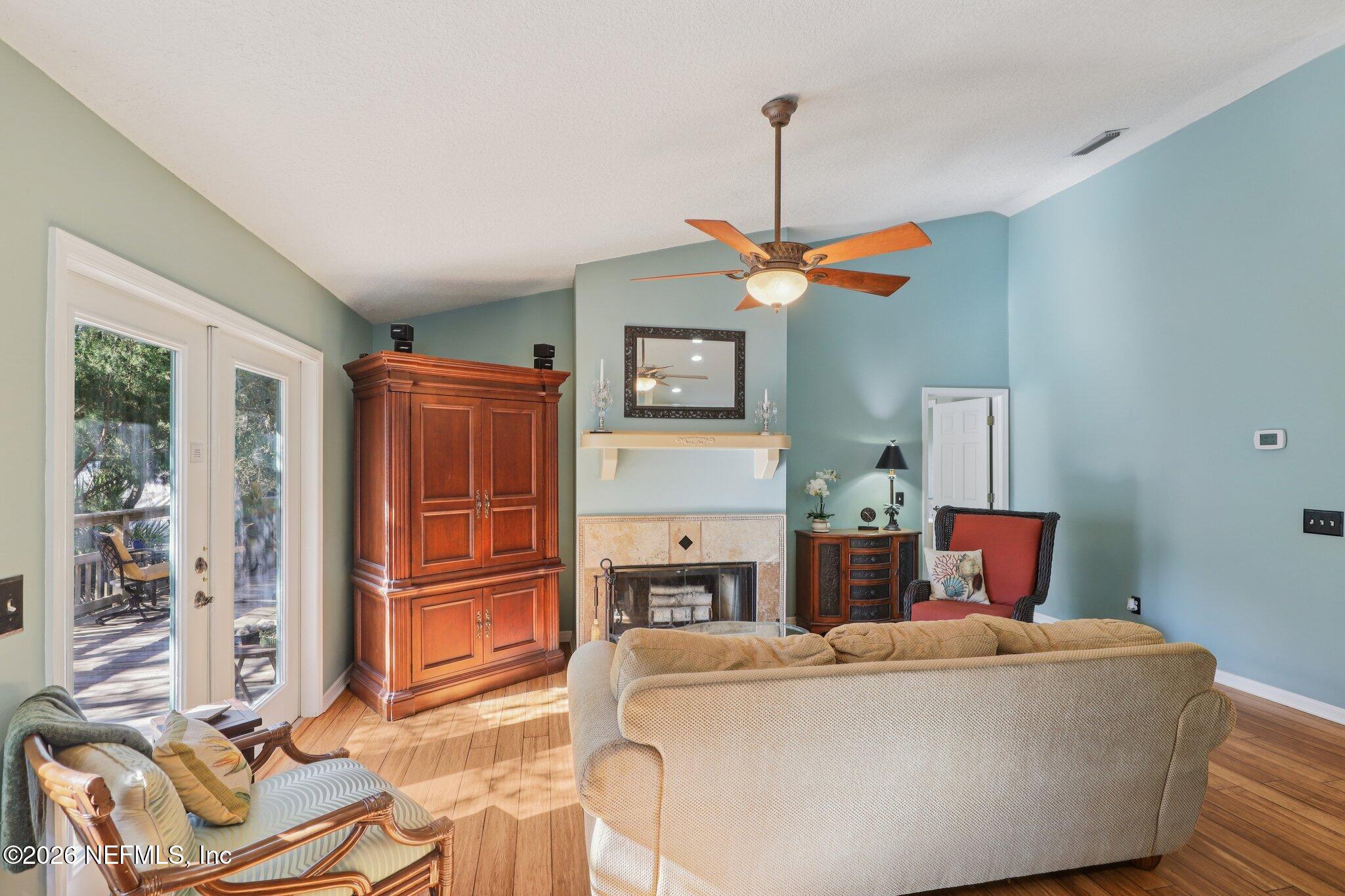 303 Fourteenth Street St. Augustine, FL 32084 - Photo 5 of 45 6-web-or-mls-14th St-S1002-006