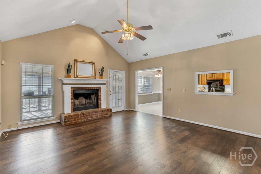 2410 Hodgeville Road Rincon, GA 31326 - Photo 11 of 42 Living Room