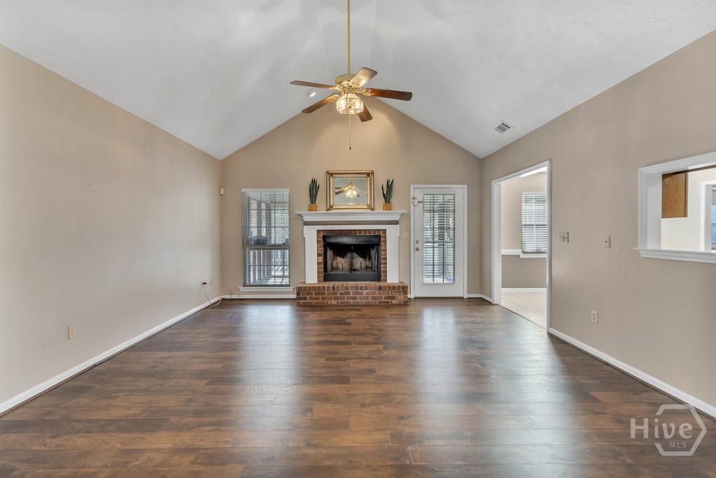 2410 Hodgeville Road Rincon, GA 31326 - Photo 10 of 42 Living Room