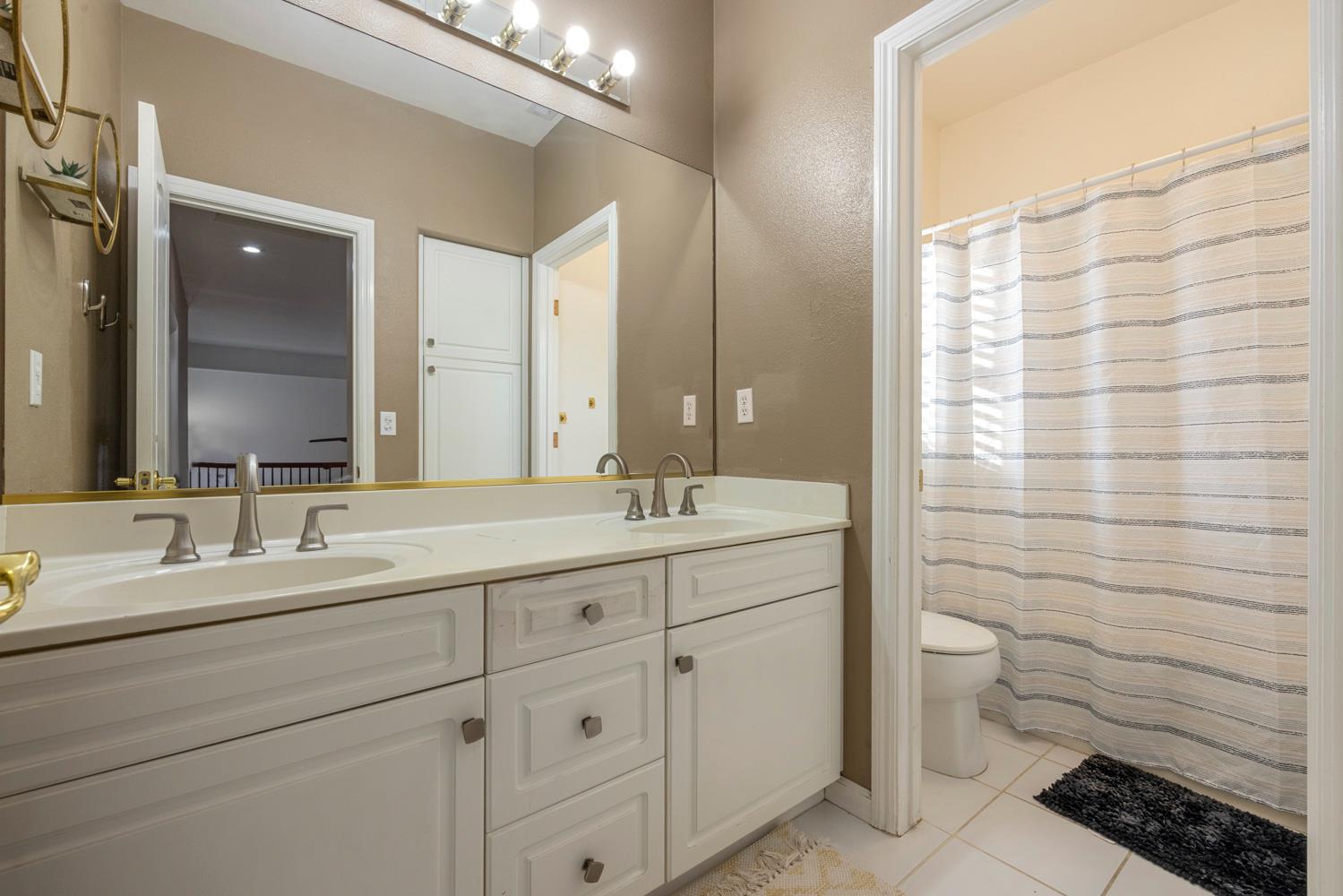 4716 Vía Altura Modesto, CA 95357 - Photo 42 of 54