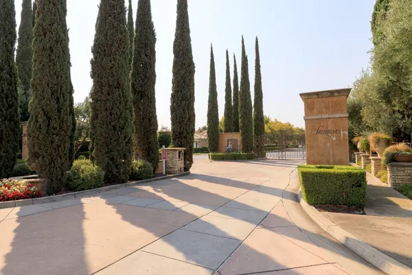$585,000 | 4716 VÃa Altura, Modesto, CA 95357