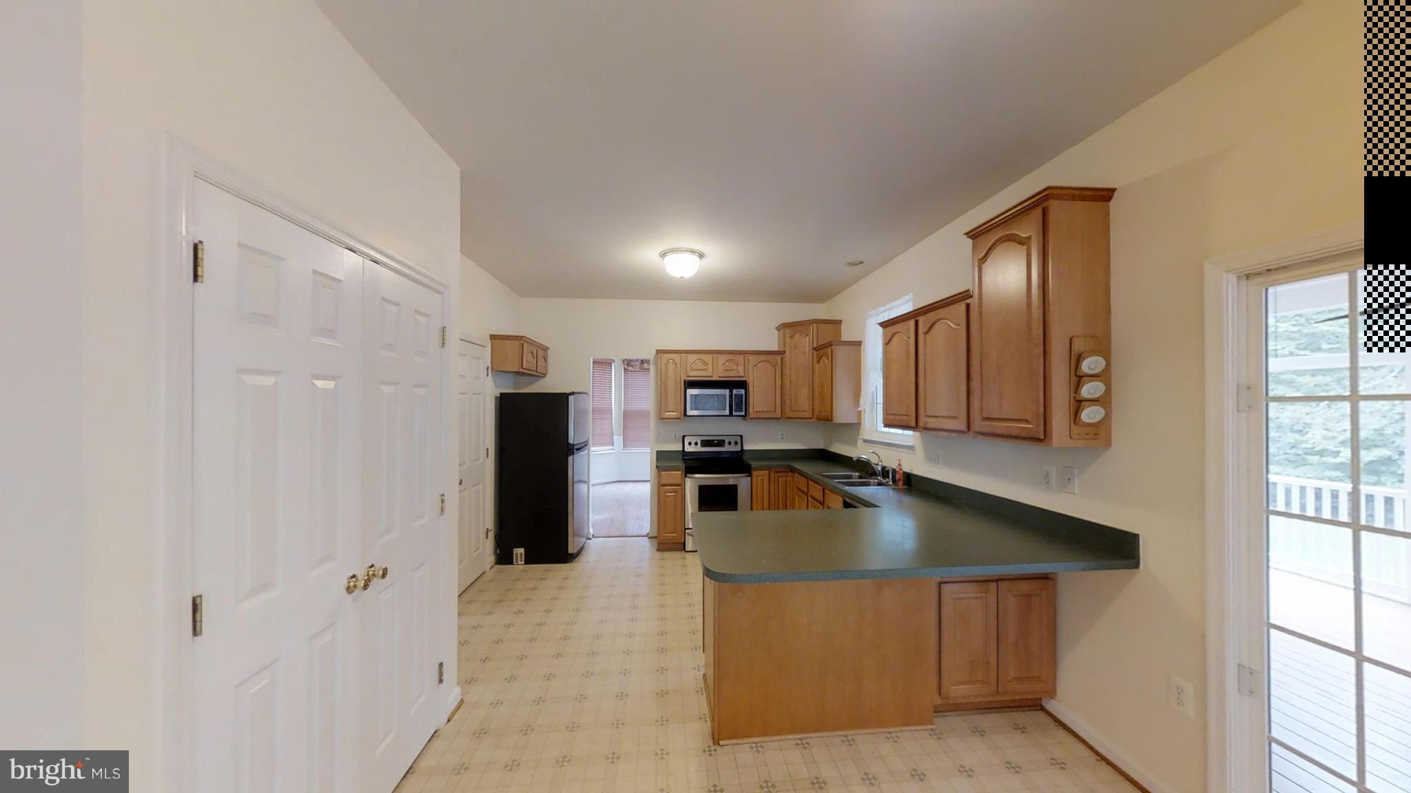 6657 Hawkins Gate Road La Plata, MD 20646 - Photo 11 of 26 Kitchen